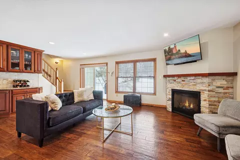 17155 Sandy Ln, Minnetonka, MN 55345