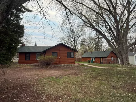 87 Juniper St, Mahtomedi, MN 55115