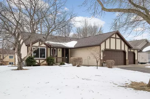 9482 Niagara Ln N, Maple Grove, MN 55369
