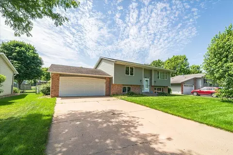 1227 14th St W, Hastings, MN 55033