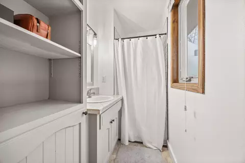 Bath - 1923 13th St S, Saint Cloud, MN 56301 photo 1 of 4