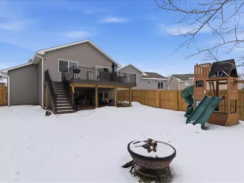 Exterior - 864 Holton Ave, Brainerd, MN 56401 photo 2 of 3