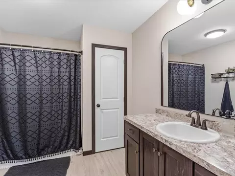 Bath - 864 Holton Ave, Brainerd, MN 56401 photo 1 of 1
