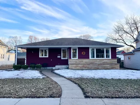 208 E 5th St, Redwood Falls, MN 56283