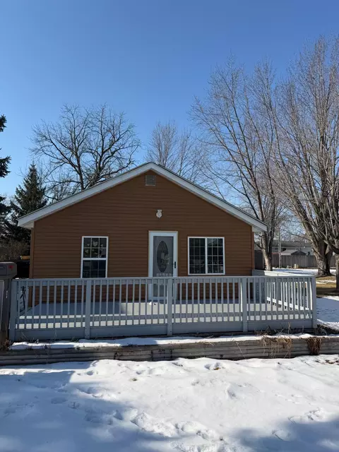 820 S Sixth St S, Lake City, MN 55041