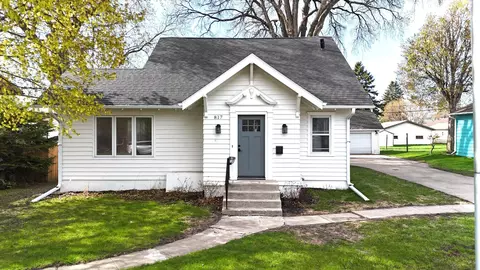 817 W Lincoln Ave, Fergus Falls, MN 56537