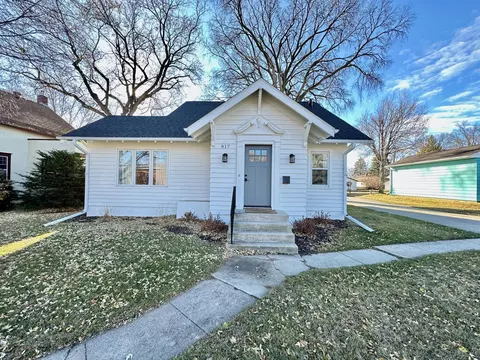 817 W Lincoln Ave, Fergus Falls, MN 56537