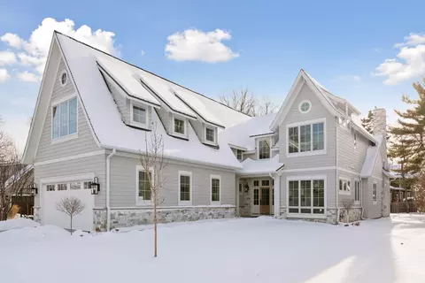 638 Gardner St, Wayzata, MN 55391