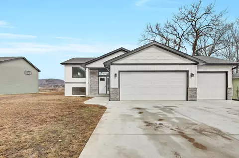 120 Coulee Way, Wabasha, MN 55981