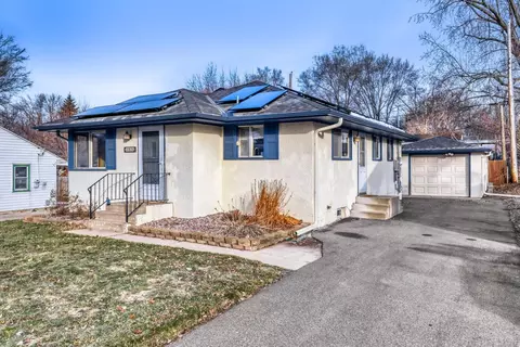 565 Hugo St NE, Fridley, MN 55432