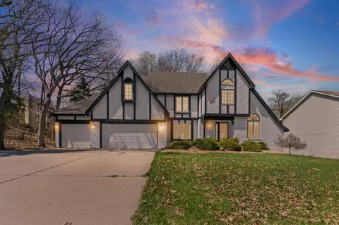 515 Marnie St S, Maplewood, MN 55119