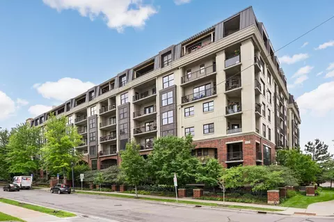 317 Groveland Ave #301, Minneapolis, MN 55403
