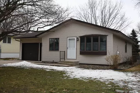 1121 4th St W, Hastings, MN 55033
