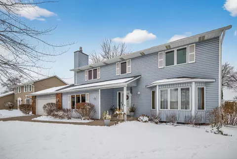 15621 Highview Dr, Apple Valley, MN 55124