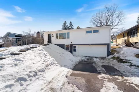 2233 Woodland Ave, Duluth, MN 55803