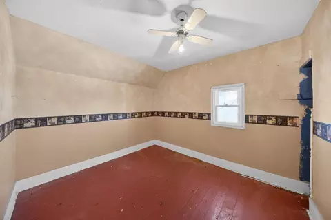 Bedroom - 315 E Austin Ave, Kellogg, MN 55945 photo 3 of 8