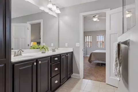 Entry Way - 1289 Eagle Point Dr, Eagan, MN 55123 photo 5 of 7
