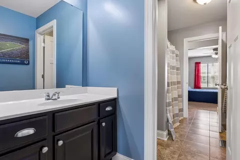 Entry Way - 1289 Eagle Point Dr, Eagan, MN 55123 photo 7 of 7