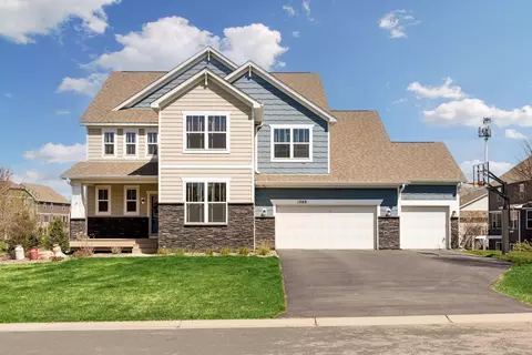 1289 Eagle Point Dr, Eagan, MN 55123