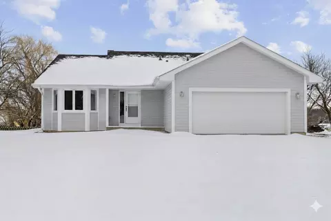 7890 Grinnell Ct E, Lakeville, MN 55044