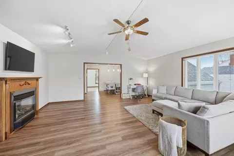 606 S 10th St, Olivia, MN 56277 photo 9