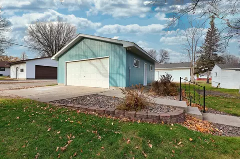 606 S 10th St, Olivia, MN 56277 photo 46