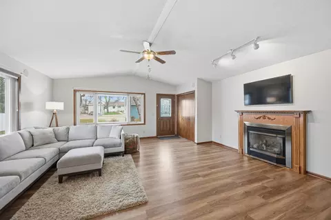 606 S 10th St, Olivia, MN 56277 photo 17