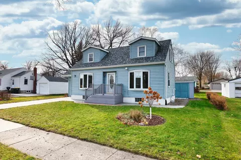 606 S 10th St, Olivia, MN 56277