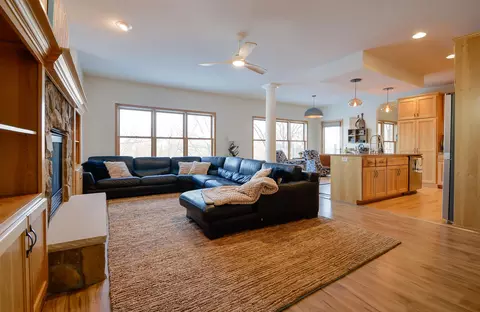 Living - 1406 Landsdown Rd, Buffalo, MN 55313 photo 2 of 10