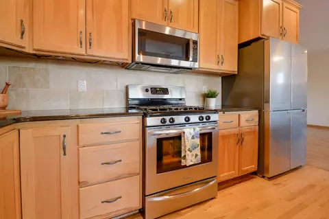 Kitchen - 1406 Landsdown Rd, Buffalo, MN 55313 photo 4 of 7
