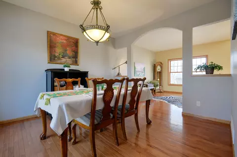 Dining - 1406 Landsdown Rd, Buffalo, MN 55313 photo 2 of 3