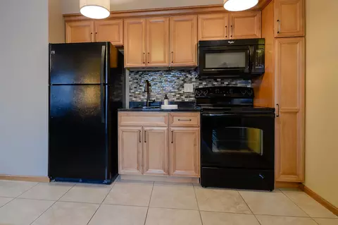 Kitchen - 1406 Landsdown Rd, Buffalo, MN 55313 photo 7 of 7