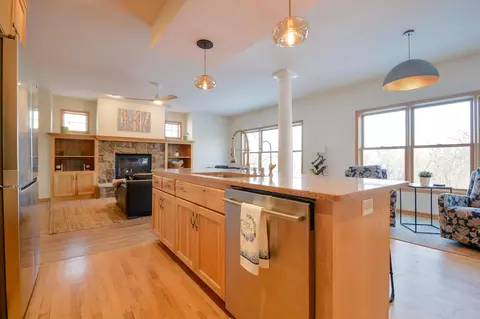 Kitchen - 1406 Landsdown Rd, Buffalo, MN 55313 photo 5 of 7