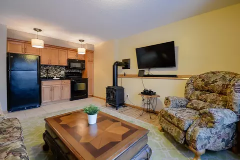 Living - 1406 Landsdown Rd, Buffalo, MN 55313 photo 10 of 10