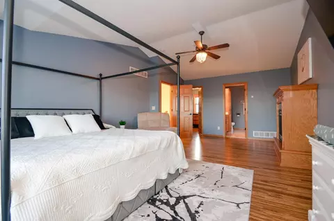 Bedroom - 1406 Landsdown Rd, Buffalo, MN 55313 photo 7 of 10