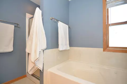 Bath - 1406 Landsdown Rd, Buffalo, MN 55313 photo 5 of 7