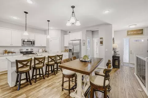 9105 Lexington Ave N #B, Circle Pines, MN 55014