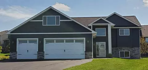 8686 Cole Ct, Inver Grove Heights, MN 55076