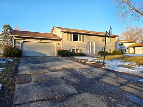 3016 80th Ave N, Brooklyn Park, MN 55444