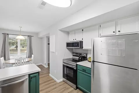Kitchen - 4673 Jackstone Pt, Eagan, MN 55122 photo 1 of 4