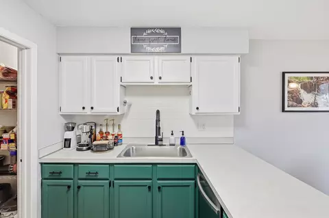 Kitchen - 4673 Jackstone Pt, Eagan, MN 55122 photo 2 of 4