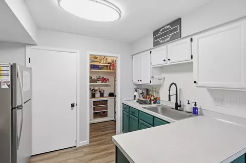 Kitchen - 4673 Jackstone Pt, Eagan, MN 55122 photo 3 of 4