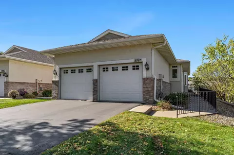 8867 Preserve Pl, Savage, MN 55378
