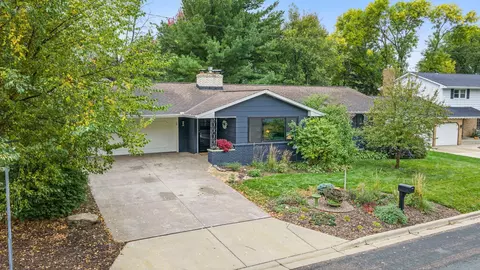 396 Thompson Ave W, West Saint Paul, MN 55118