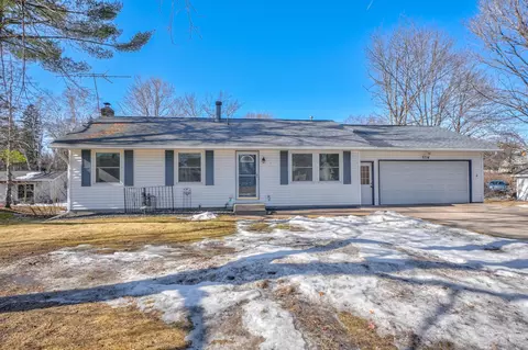 5714 Penrose Ave N, Stillwater, MN 55082