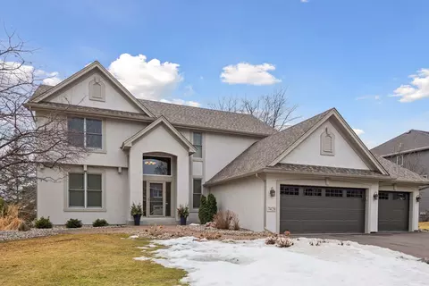 7428 Bent Bow Trl, Chanhassen, MN 55317