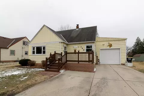 142 3rd Ave SW, Winnebago, MN 56098