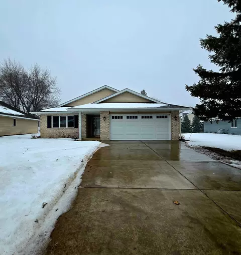 Exterior - 642 Jenisa Dr, Saint Cloud, MN 56301 photo 8 of 8