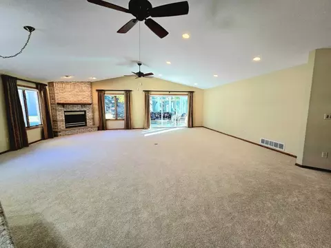 Living - 642 Jenisa Dr, Saint Cloud, MN 56301 photo 4 of 4