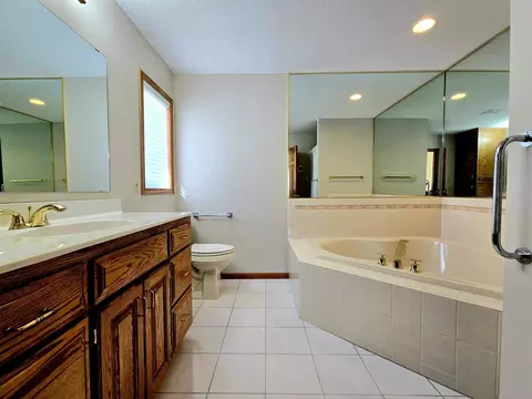 Bath - 642 Jenisa Dr, Saint Cloud, MN 56301 photo 1 of 5